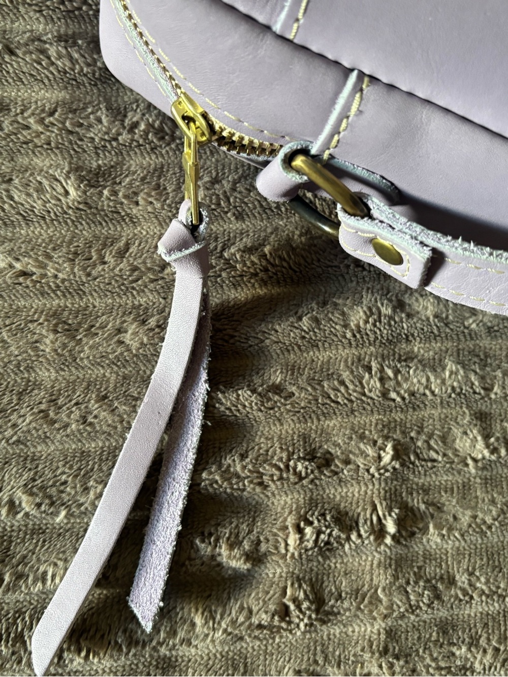 Portland Leather Pale Lavender Crossbody Bag - Picture 4 of 9